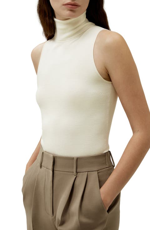 Minimalist Sleeveless Turtleneck Top