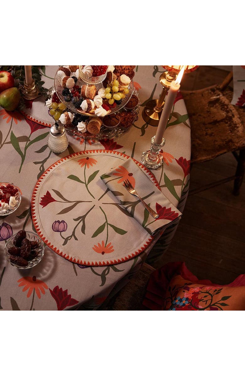 Sophie Williamson Design Round Placemats Picnic on the Meadow - Set of 6, Alternate, color, White