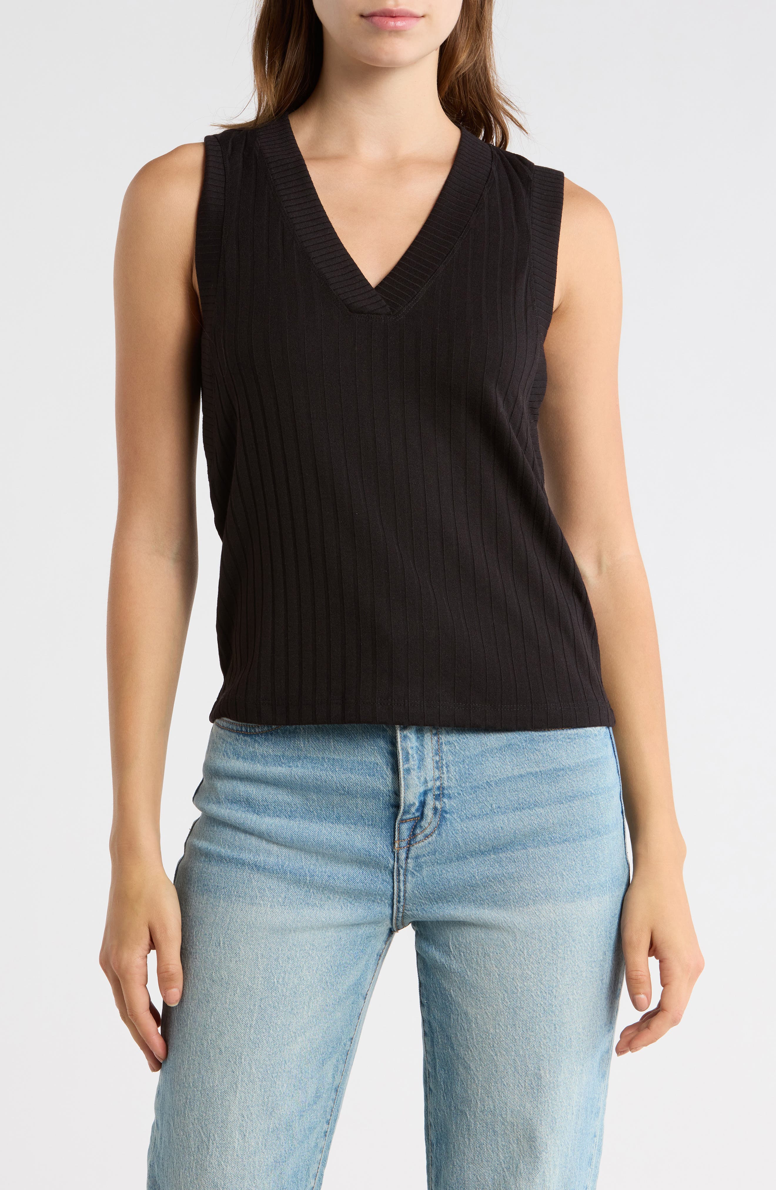 Socialite V-Neck Ribbed Knit Tank