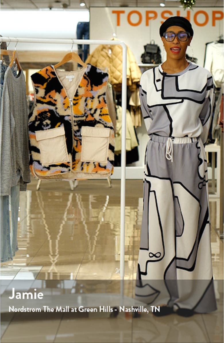 Camouflage High Pile Fleece Vest, sales video thumbnail