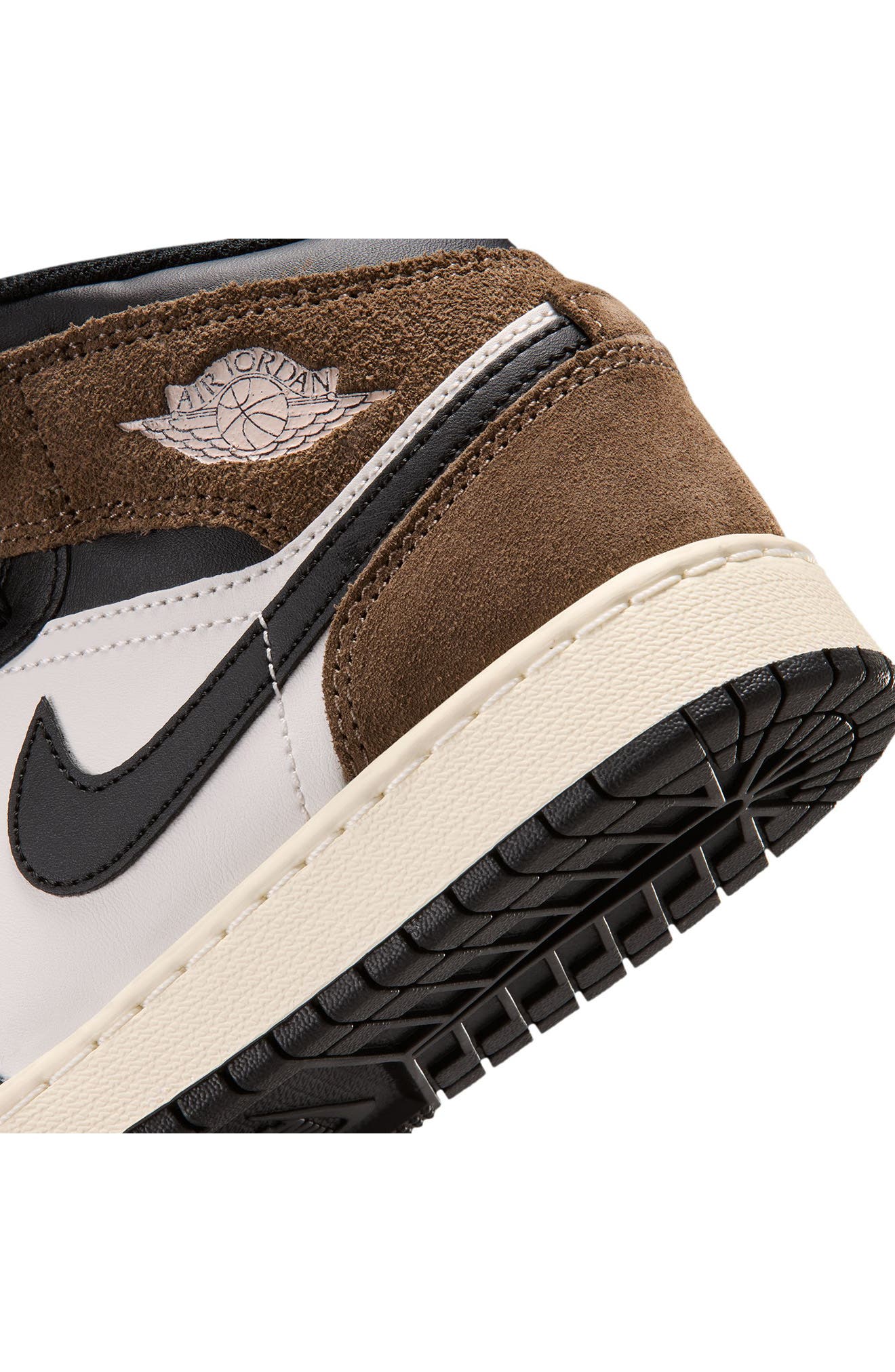 Детские Jordan Kids' Air Jordan 1 Mid Sneaker — фото 6