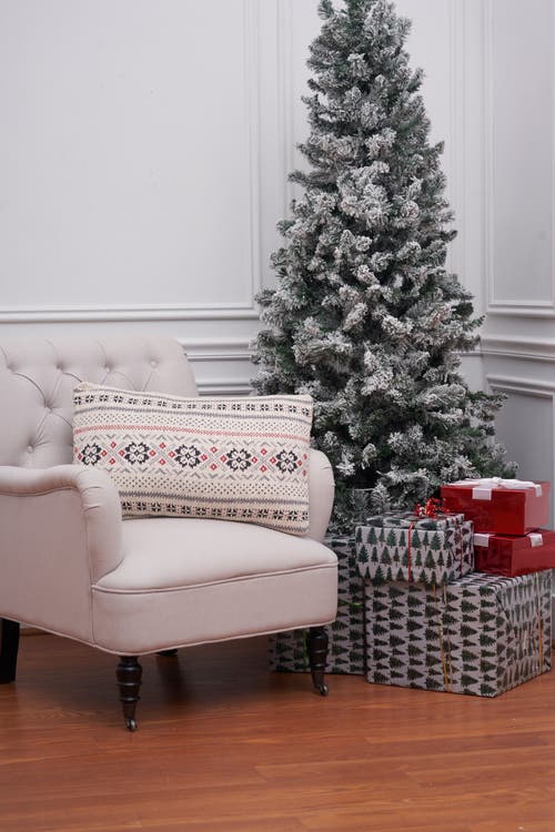 C & F Home C&f Home Snowflake Christmas Throw Pillow, 16" X 24" In Neutral