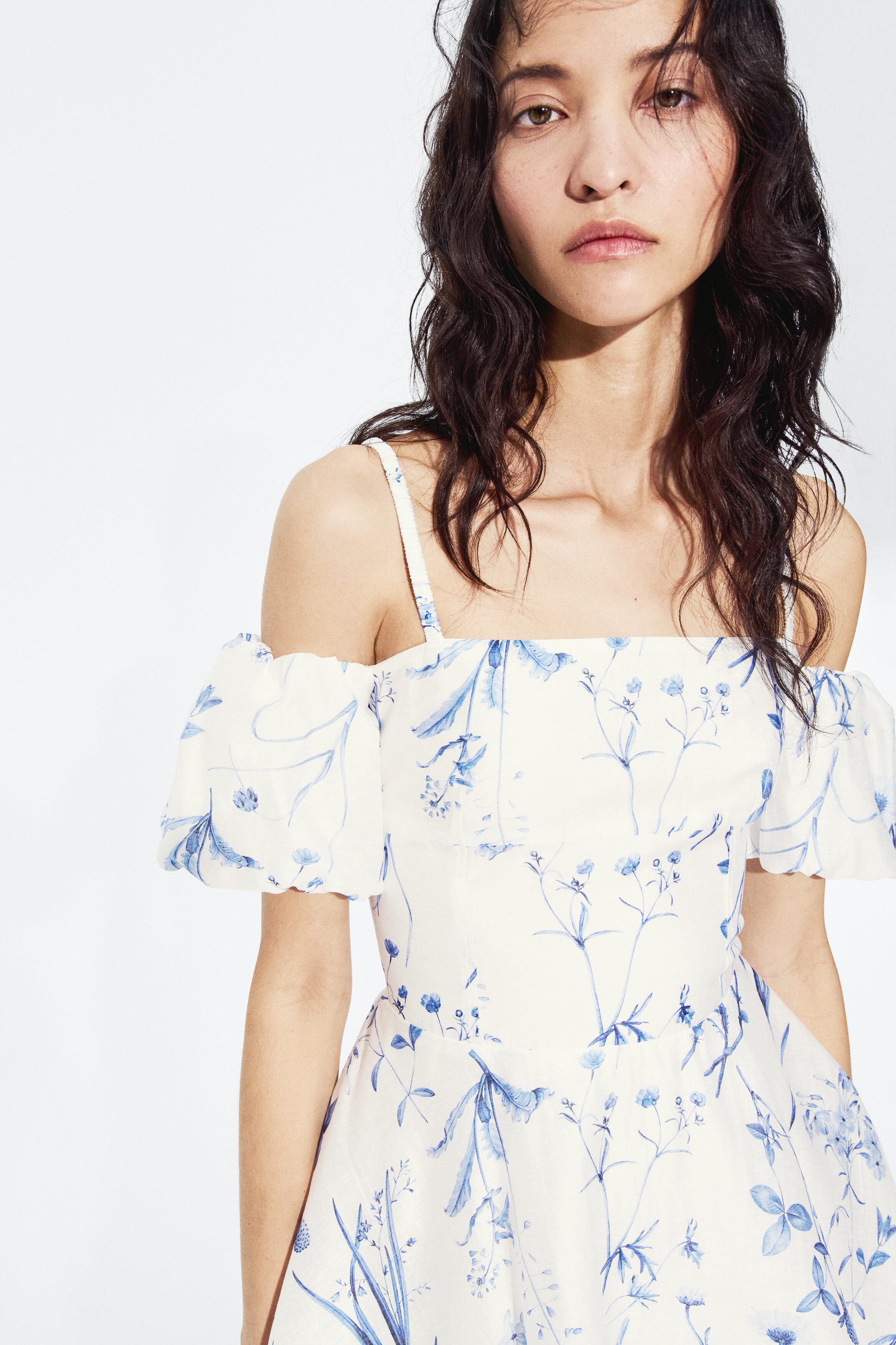 Linen-blend Cold Shoulder Dress - image 2