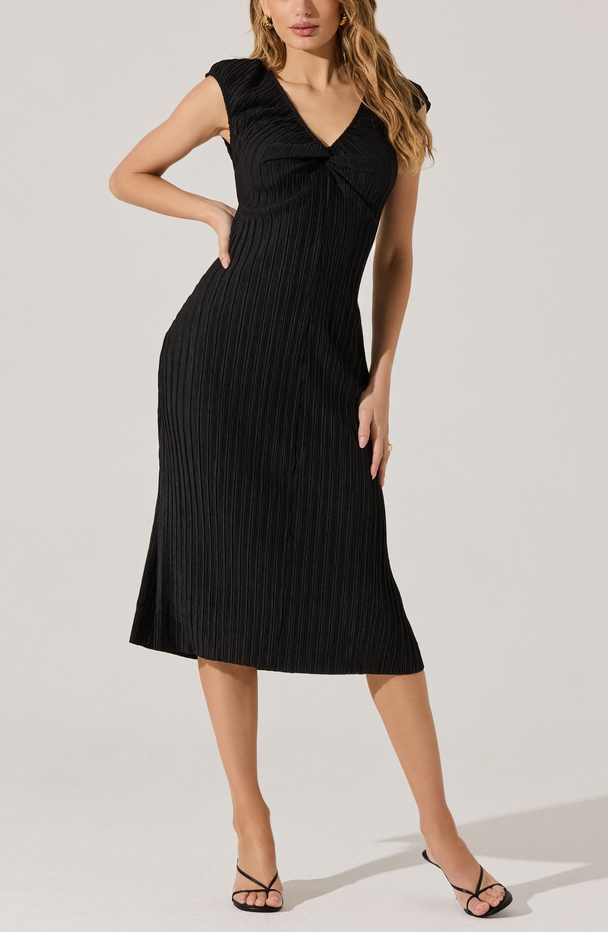 Plissé Cap Sleeve Dress