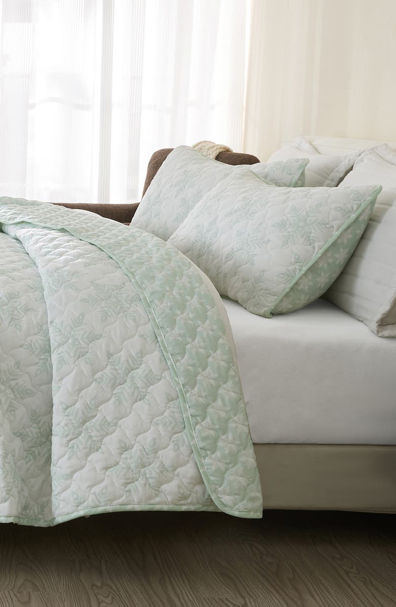 Woven & Weft Winter Snowman Quilt & Sham Set, Alternate, color, Large Snowflake