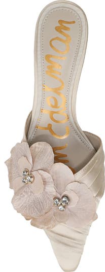 Bella Pointed Toe Kitten Heel Pump