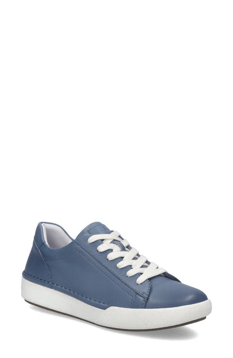Claire Sneaker (Women)