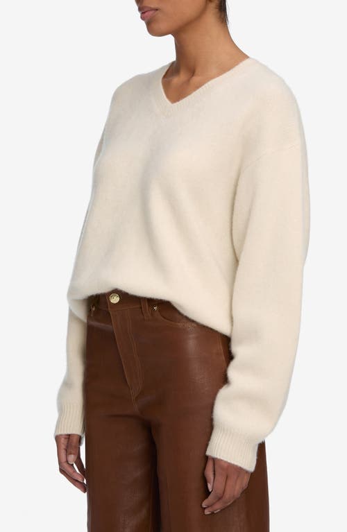 Frame The Brushed Cashmere Sweater In White