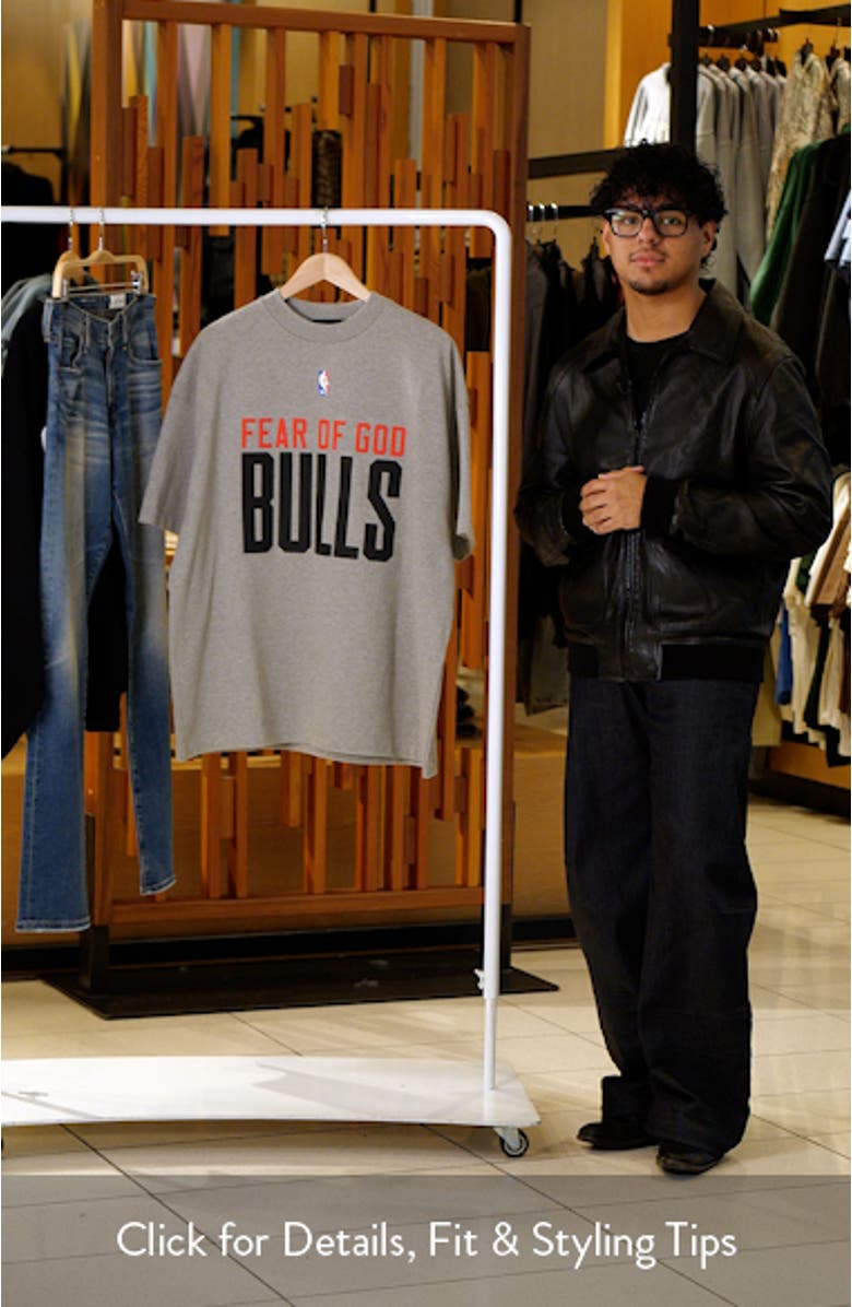 NBA Bulls '90s Fit Cotton Graphic T-Shirt, sales video thumbnail
