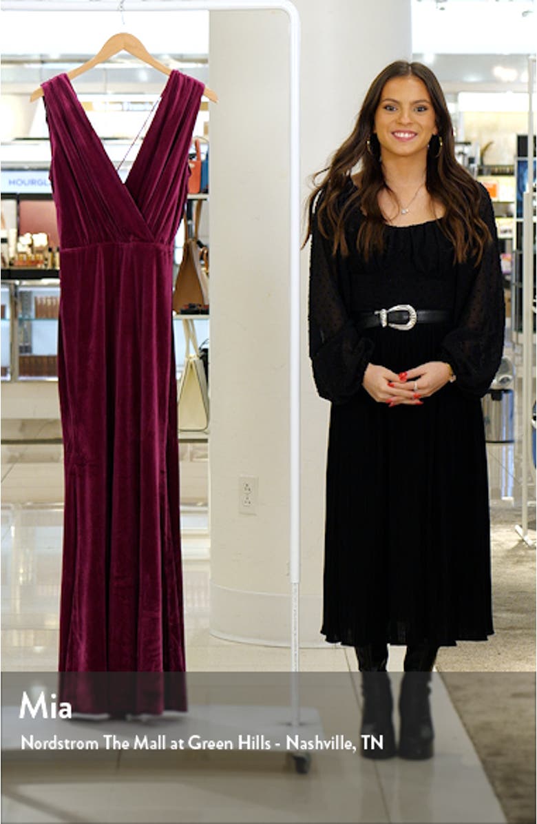 Sleevless Velvet Trumpet Gown, sales video thumbnail