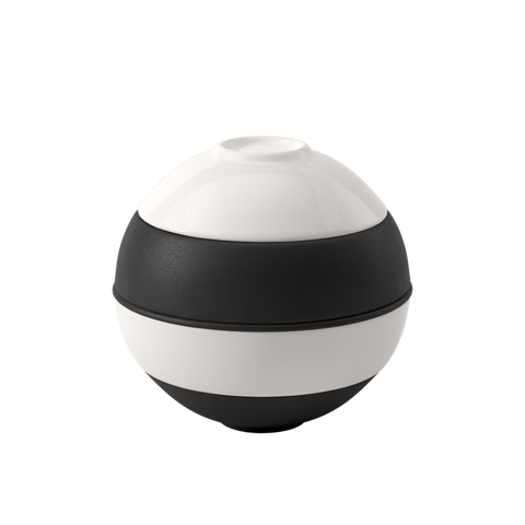 La petite boule  black and white