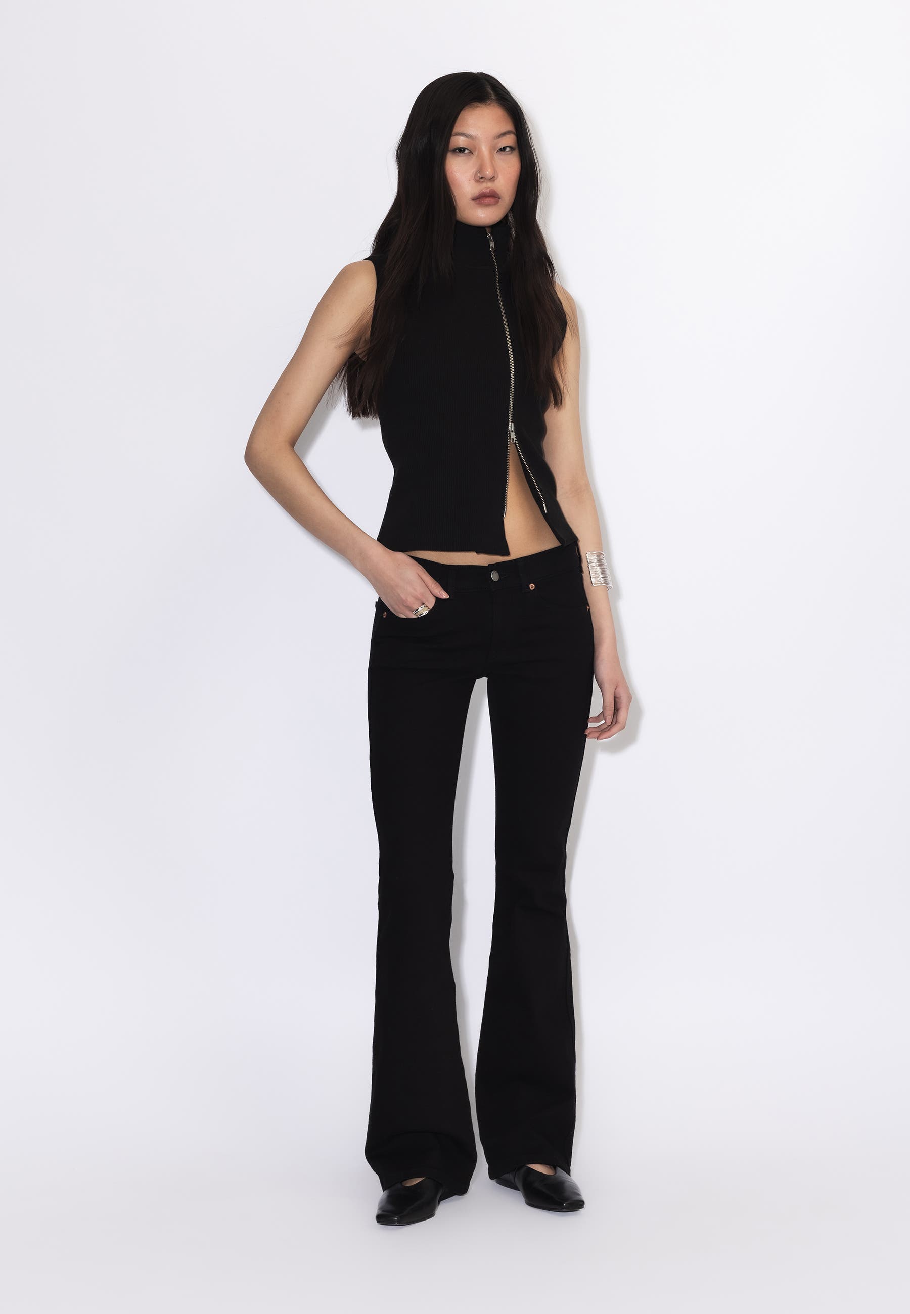 selected Solid black