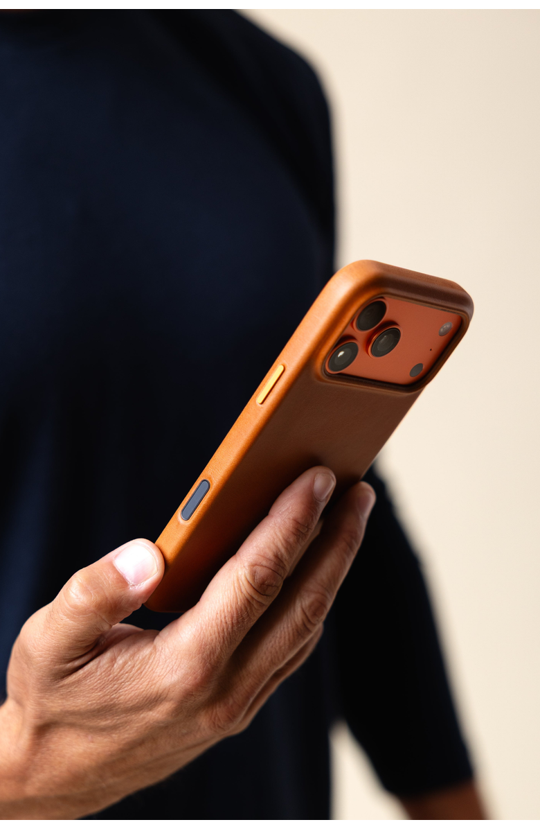 Bluebonnet The Minimalist iPhone 17 Pro Max Leather MagSafe Case, Alternate, color, Saddle Tan