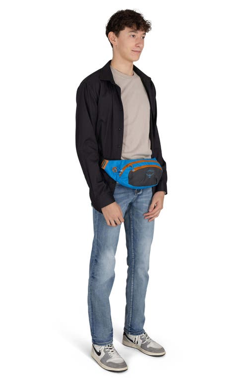 Osprey Daylite Earth 2-liter Belt Bag In Dark Charcoal/blue Flame