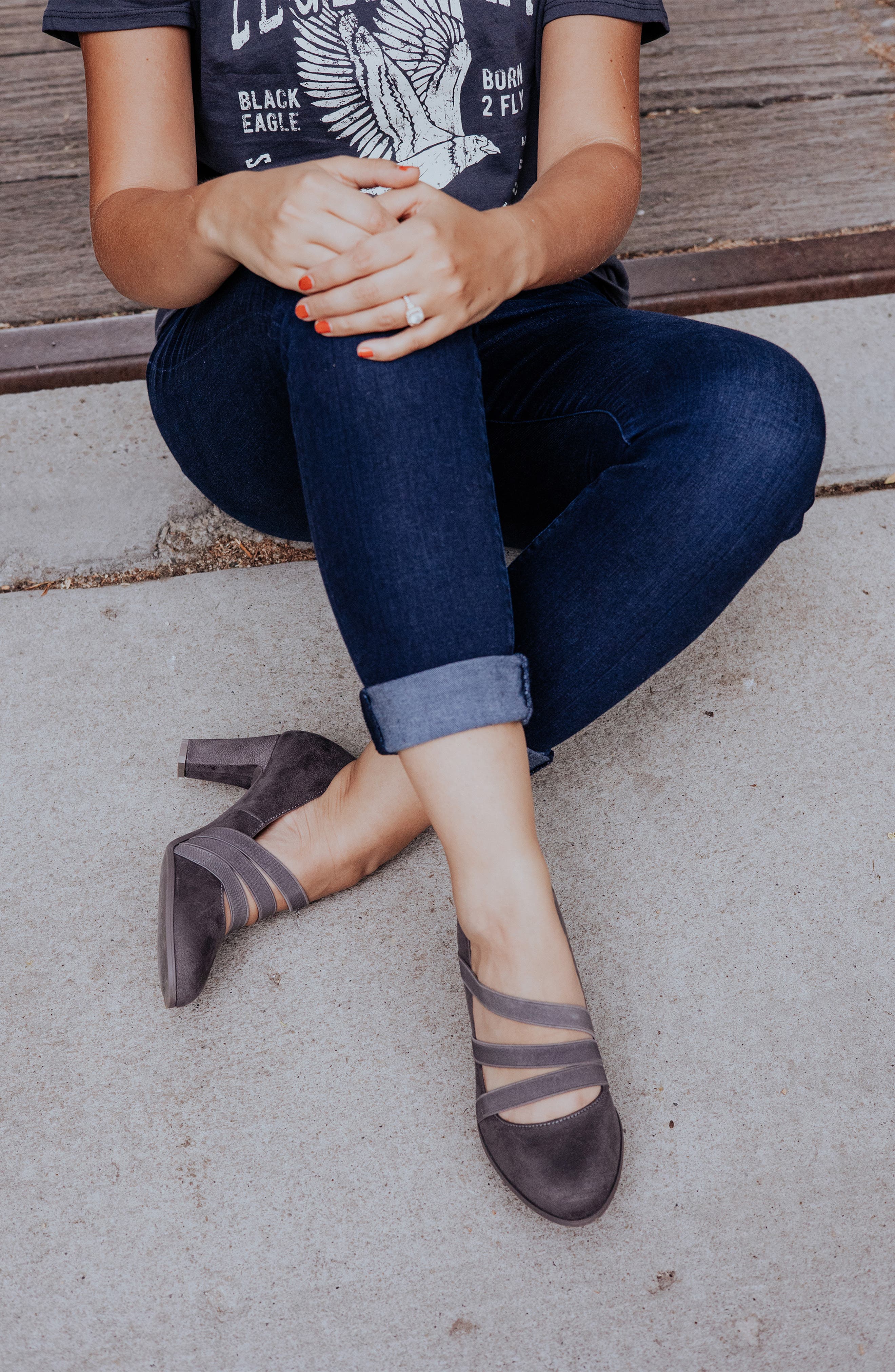 Journee Collection JOURNEE Loren Strappy Pump, Alternate, color, Grey