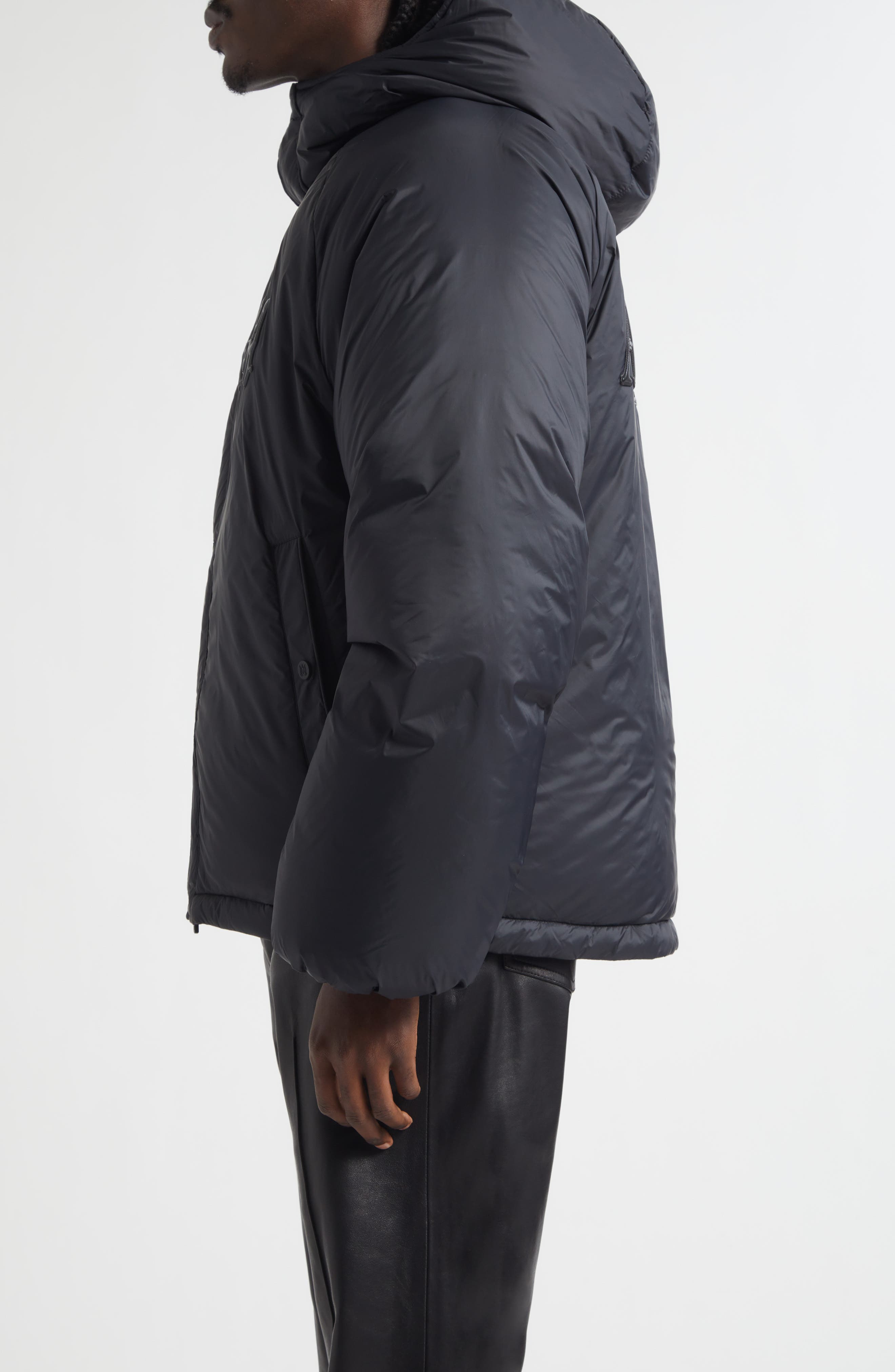 AMIRI Logo Hooded Puffer Jacket — фото 3
