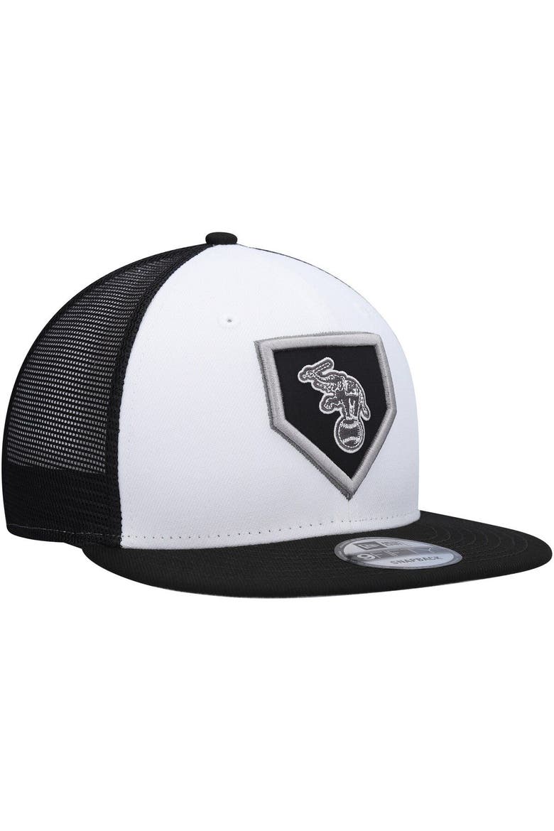 Men's New Era White/Black Oakland Athletics 2022 Clubhouse Trucker 9FIFTY Snapback Hat, Alternate, color, White