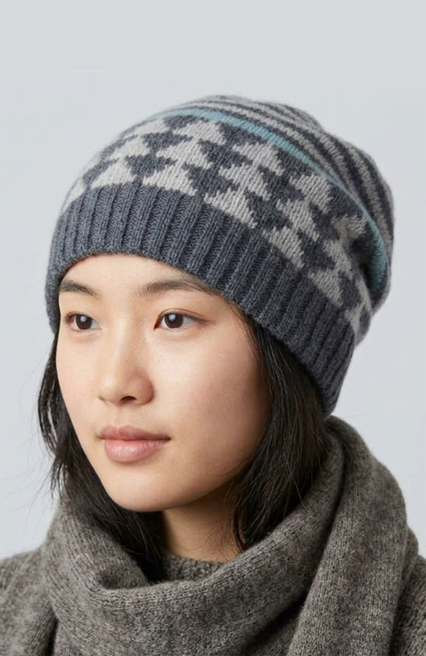 CASHMERE HAT IN NORDIC DESIGN
