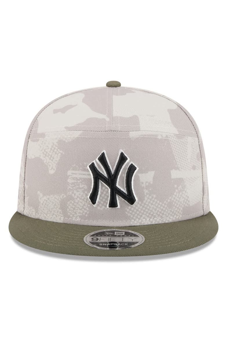 New Era Men's New Era Light Beige/Olive New York Yankees 2025 Armed Forces Day Split Panel 9FIFTY Snapback Hat, Alternate, color,