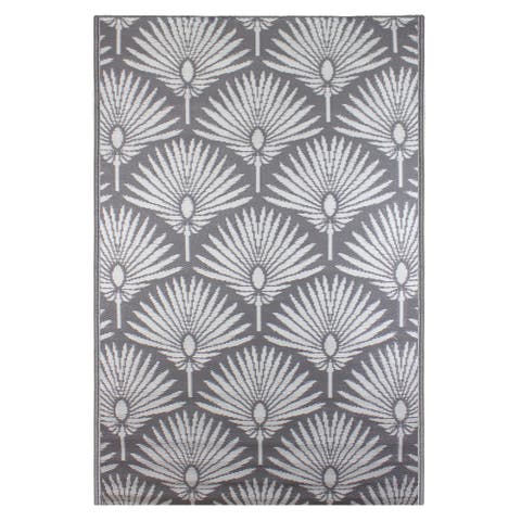 4' x 6' Gray and White Fan Leaf Rectangular Outdoor Area Rug