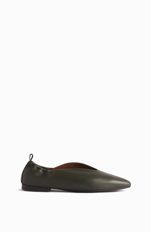 Co Pointed Elasticized Slipper