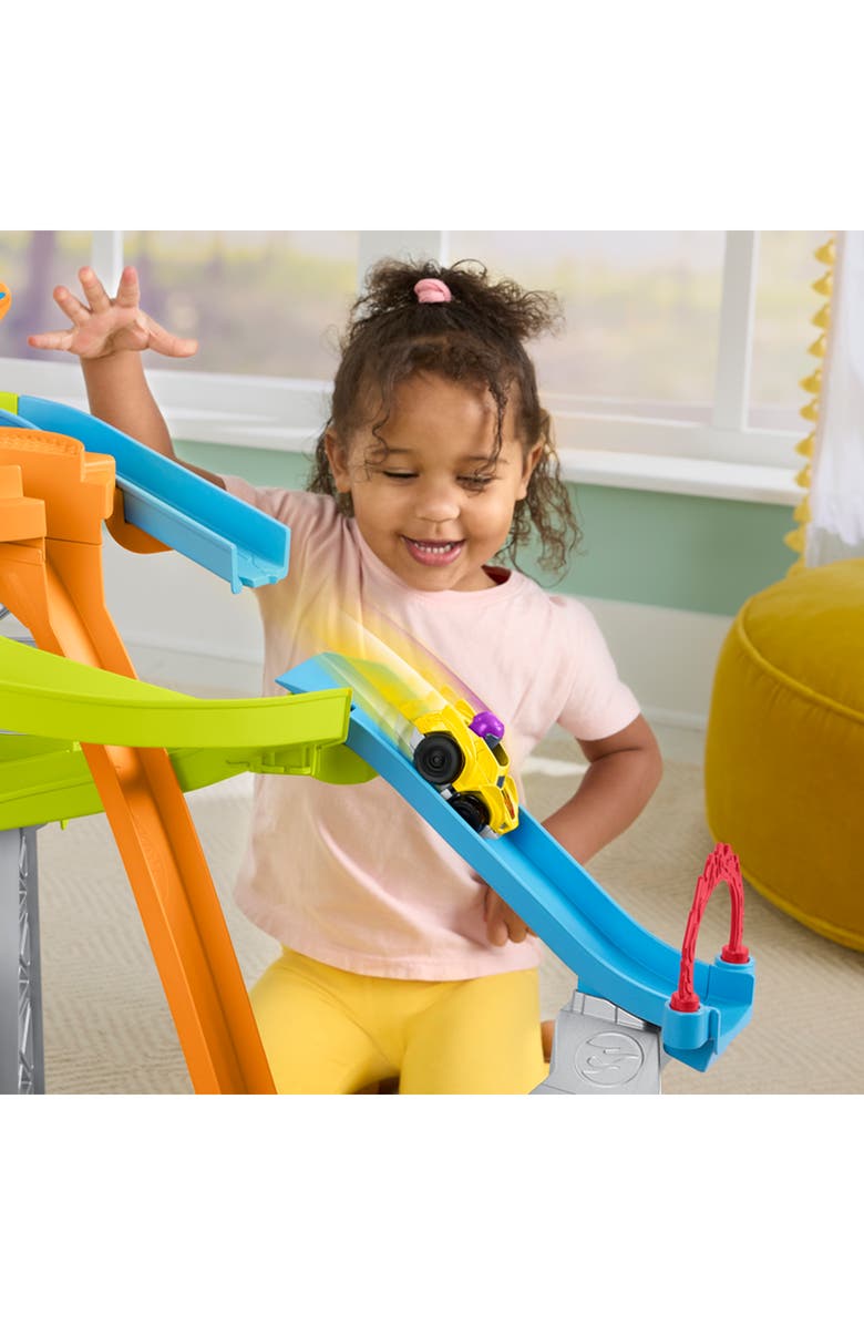 FISHER PRICE Little People Hot Wheels Spiral Stunt Speedway Race Track Playset, Alternate, color,