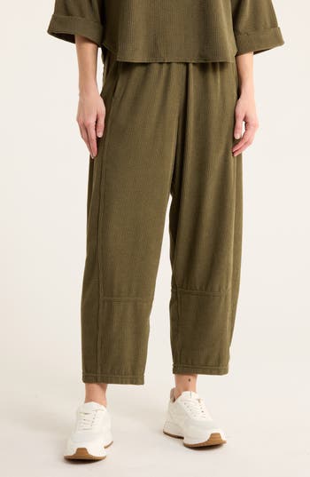 Max Studio Barrel Leg Corduroy Pants In Green