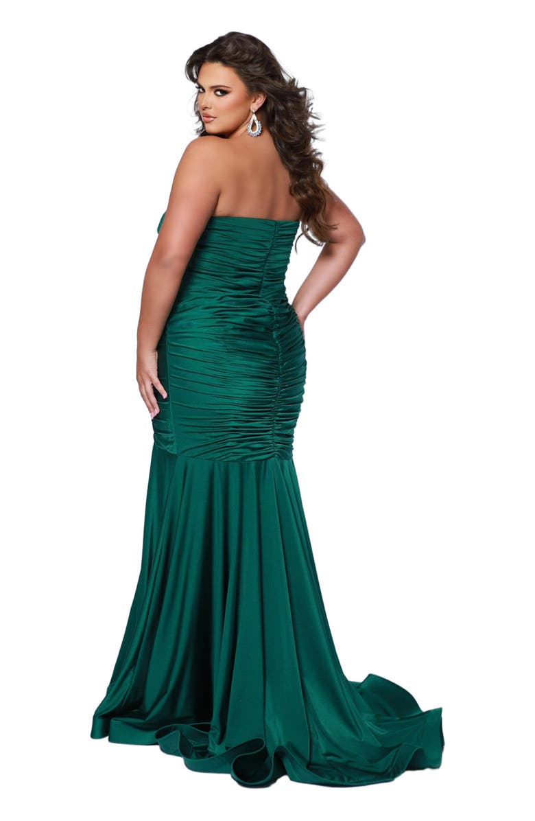 Sydney's Closet Fitted Mermaid Plus Size Strapless Ruched Train Evening Dress, Alternate, color,