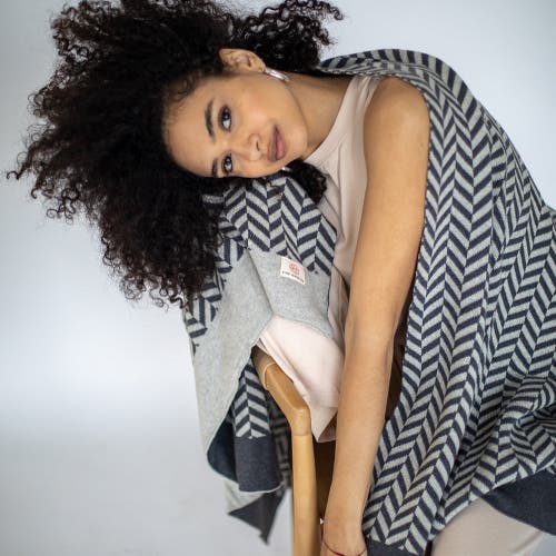 Pink Lemonade Zima Organic Cotton Throw Blanket In Gray