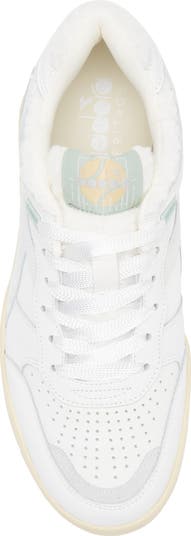 B.560 Cherie Sneaker