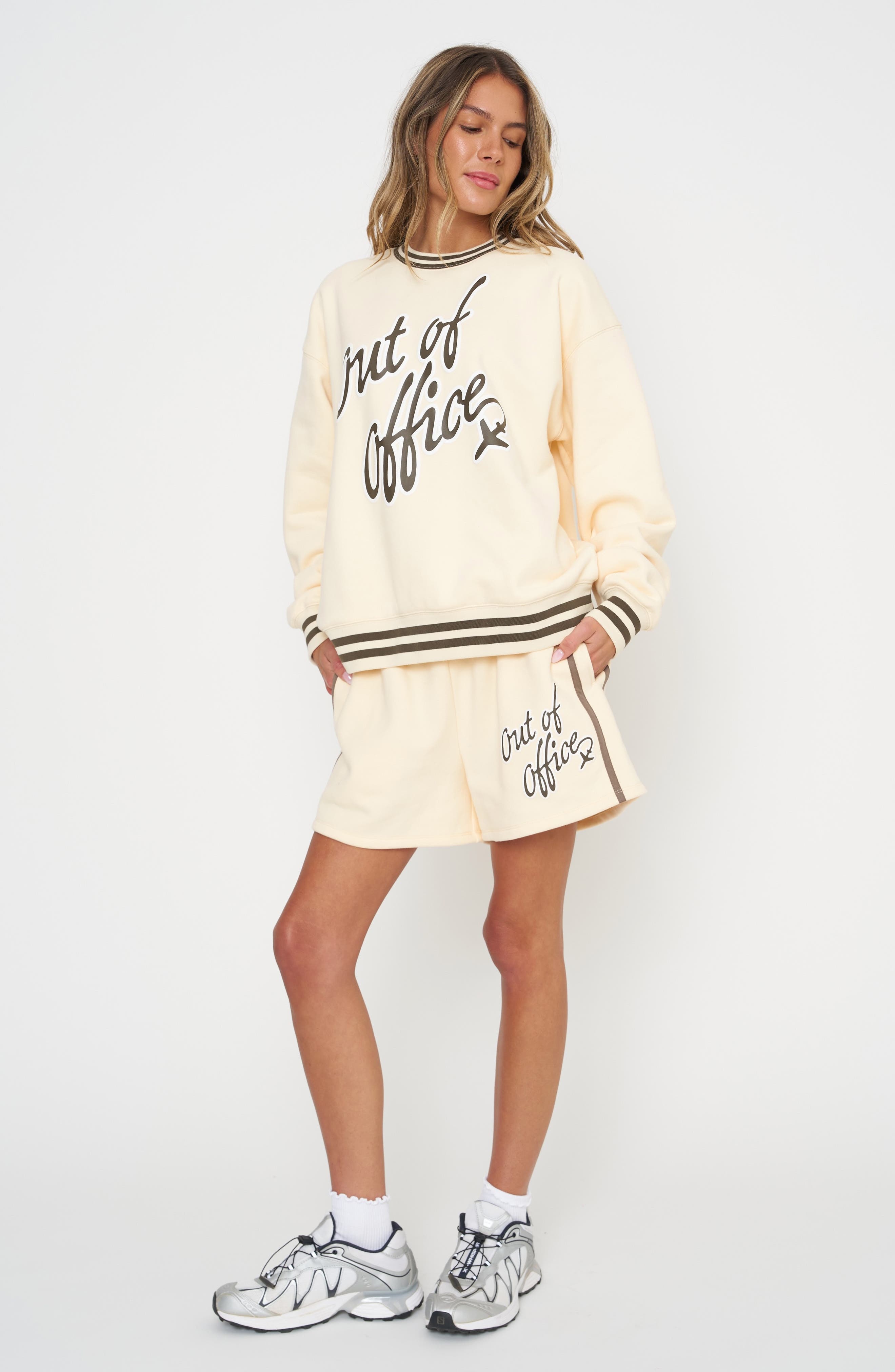 THE MAYFAIR GROUP Oversize XXL Out of Office Graphic Sweat Shorts