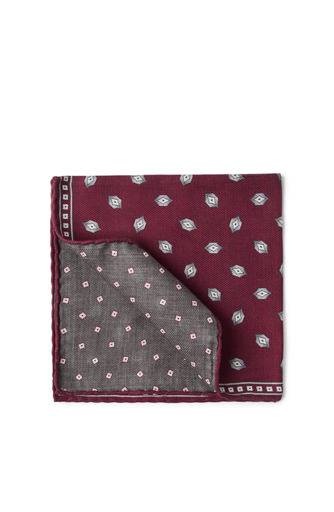 Pocket square with pattern