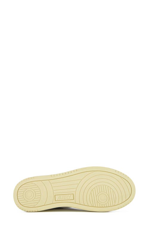 Autry Medalist Low Sneaker In Neutral