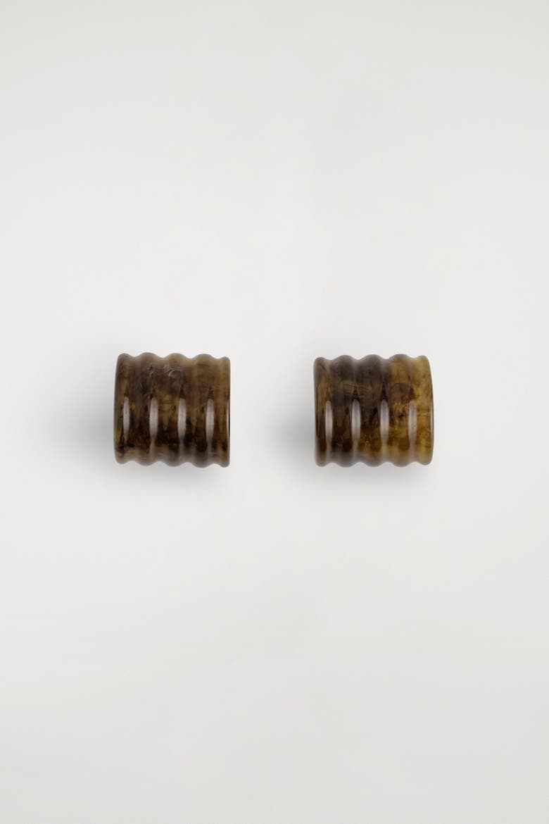 Rippled Hoop Earrings, Alternate, color, BROWN / MARBLED