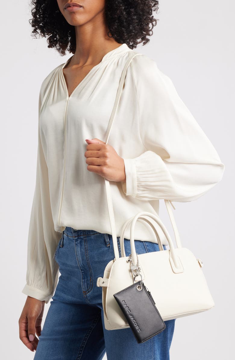 Marc Jacobs The Charm Top Zip Wallet, Alternate, color, Black