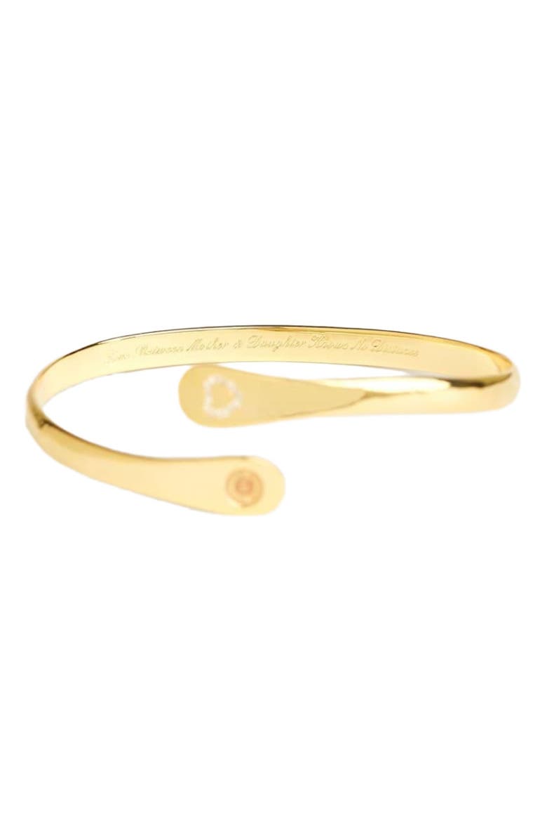 Hollywood Sensation Mother Daughter Bracelet, Engraved Love Between Mother and Daughter Knows No Distance, Alternate, color, Gold