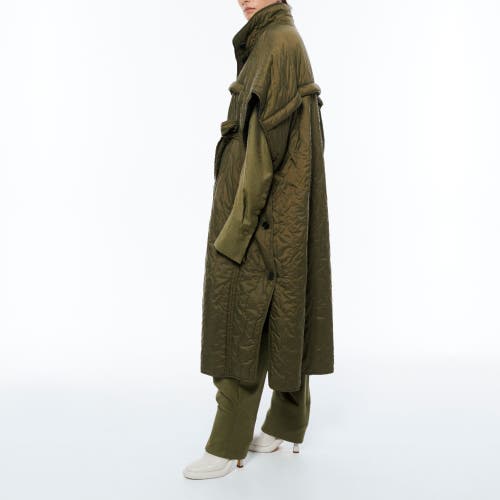 Nicole Benefield Portfolio Quilted Cape In Green