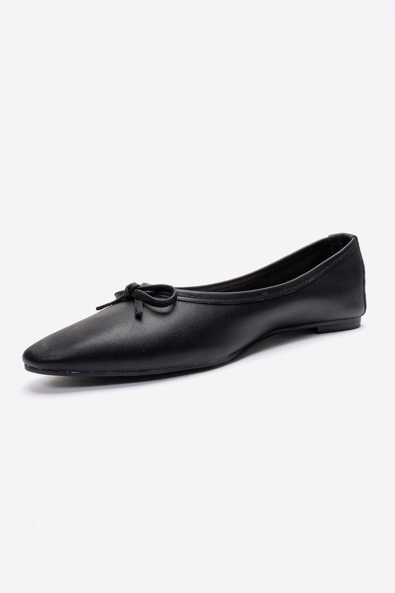 Umiel Leather Bow Ballet Flat, Alternate, color, Black