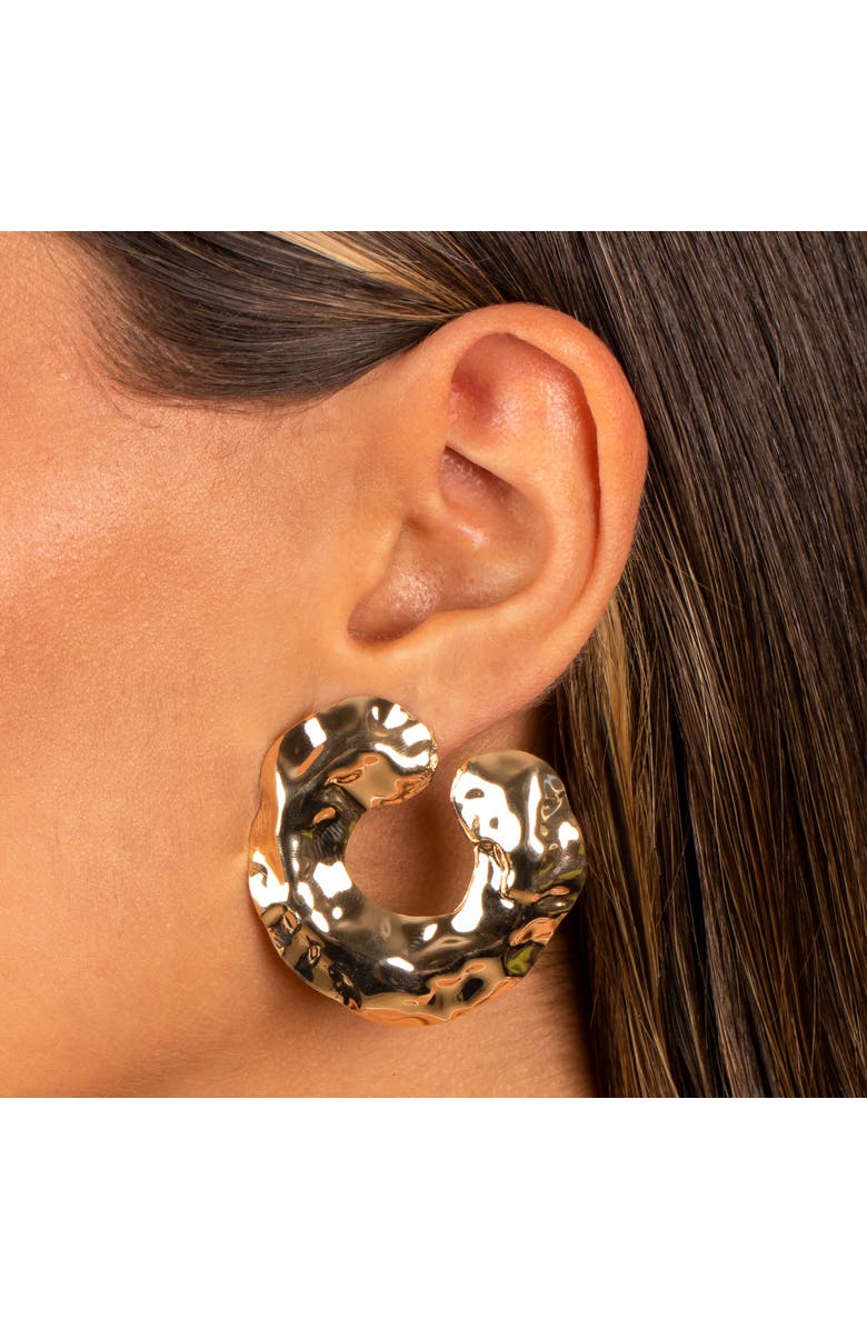 BY ADINA EDEN Curved Dented Loop On The Ear Stud Earring, Alternate, color, 