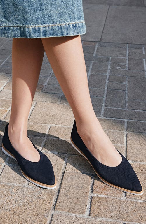 Vivaia Pointed-toe All-day Standing Flats