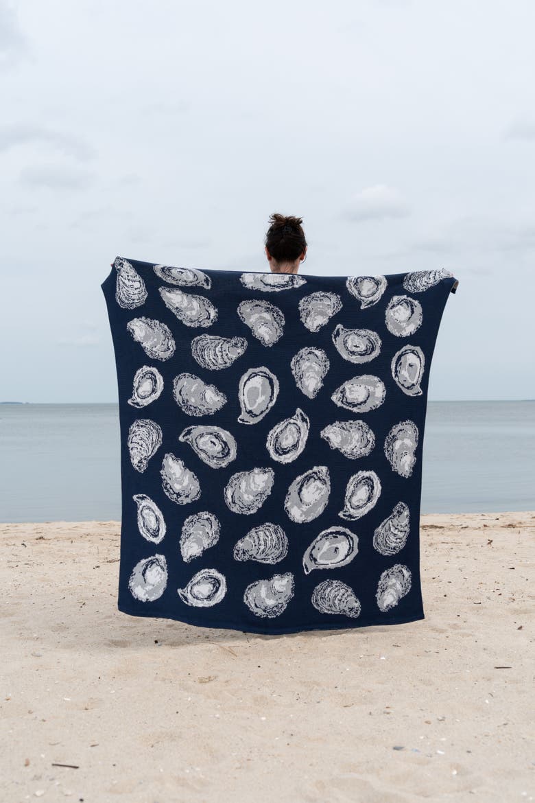 Oyster Pattern Knit Throw Blanket, Alternate, color, Blue