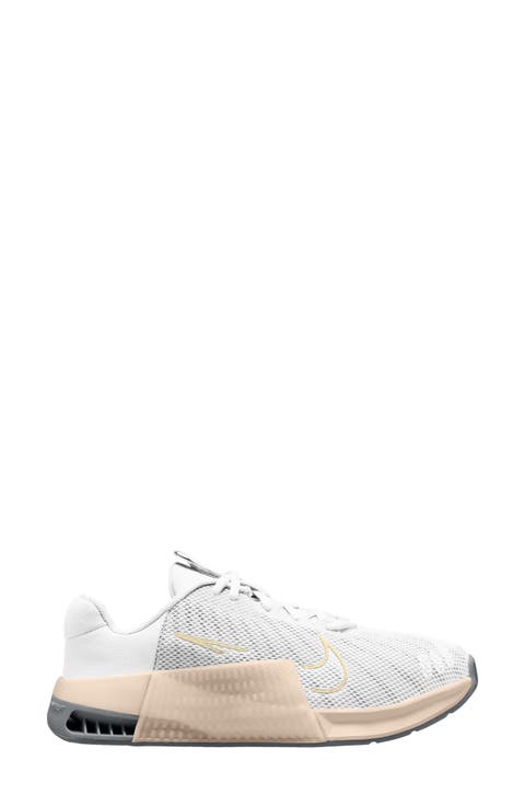 Metcon 9 Training Shoe (Women)