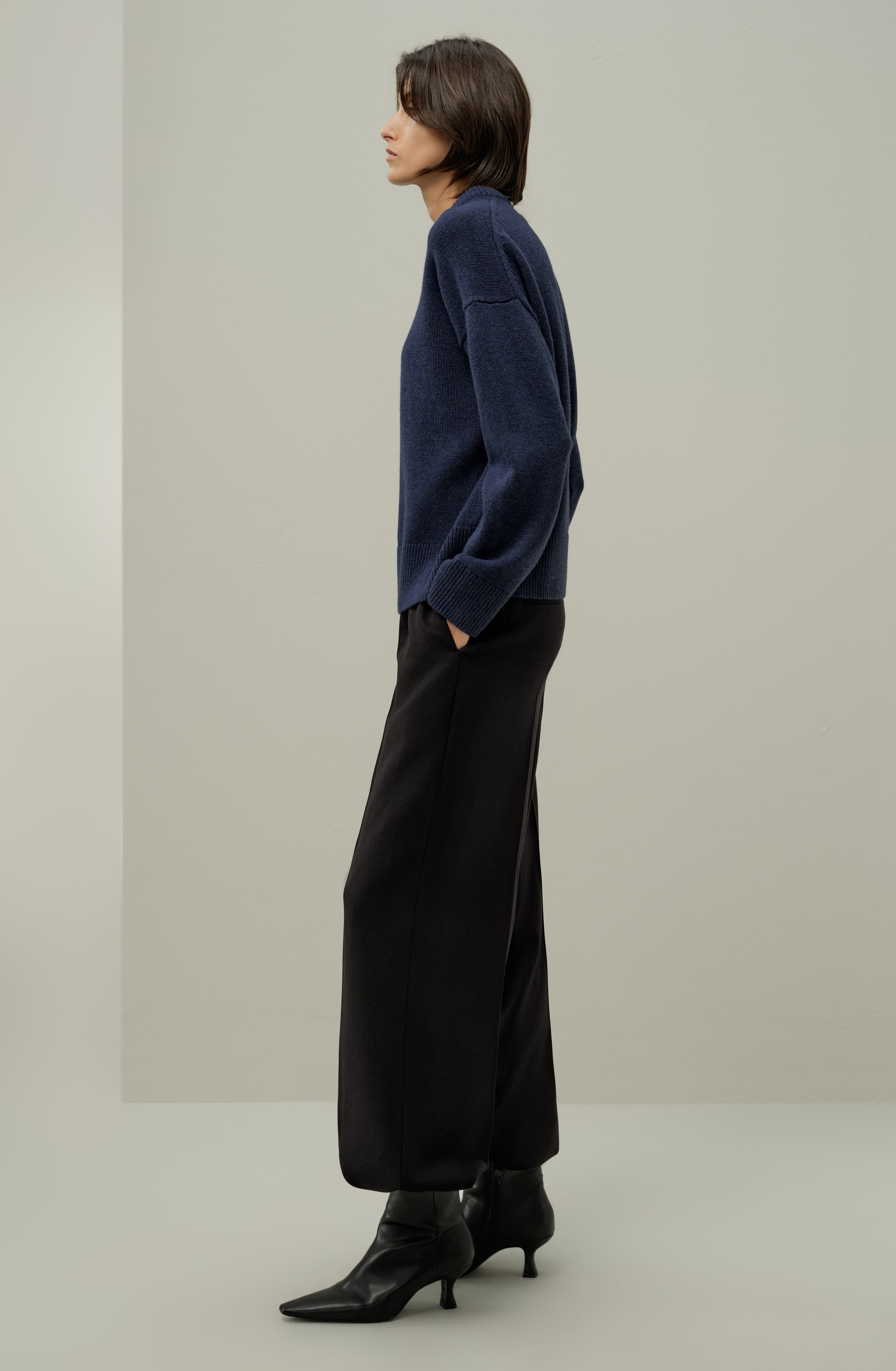 Oversized Crewneck Wool-Cashmere Sweater - image 4