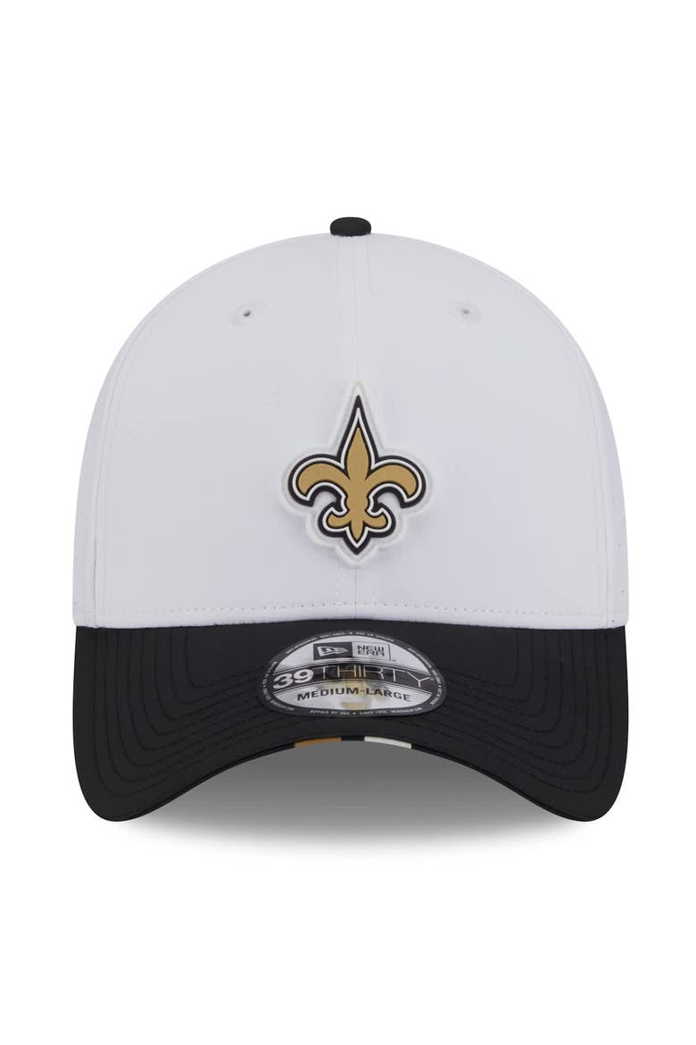 Men's New Era  White/Black New Orleans Saints 2025 NFL Training Camp 39THIRTY Flex Hat, Alternate, color, White