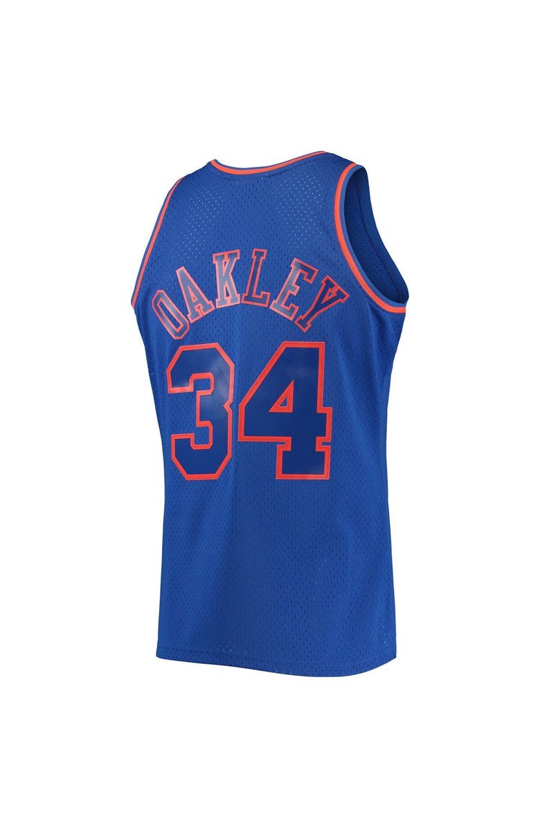 Mitchell & Ness Men's Mitchell & Ness Charles Oakley Blue New York Knicks 1996-97 Hardwood Classics Swingman Jersey, Alternate, color,