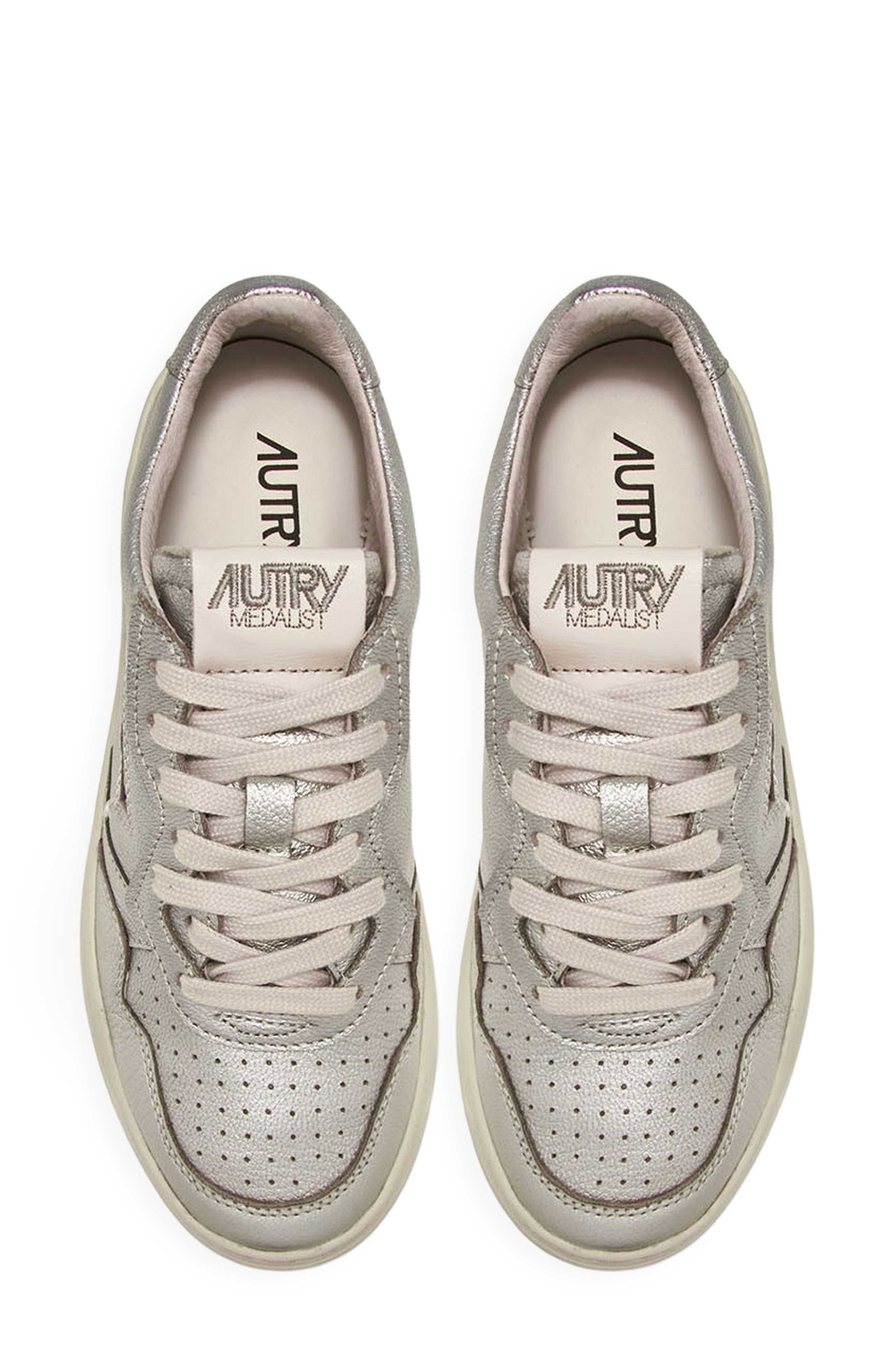AUTRY Medalist Low Sneaker, Alternate, color, Silver
