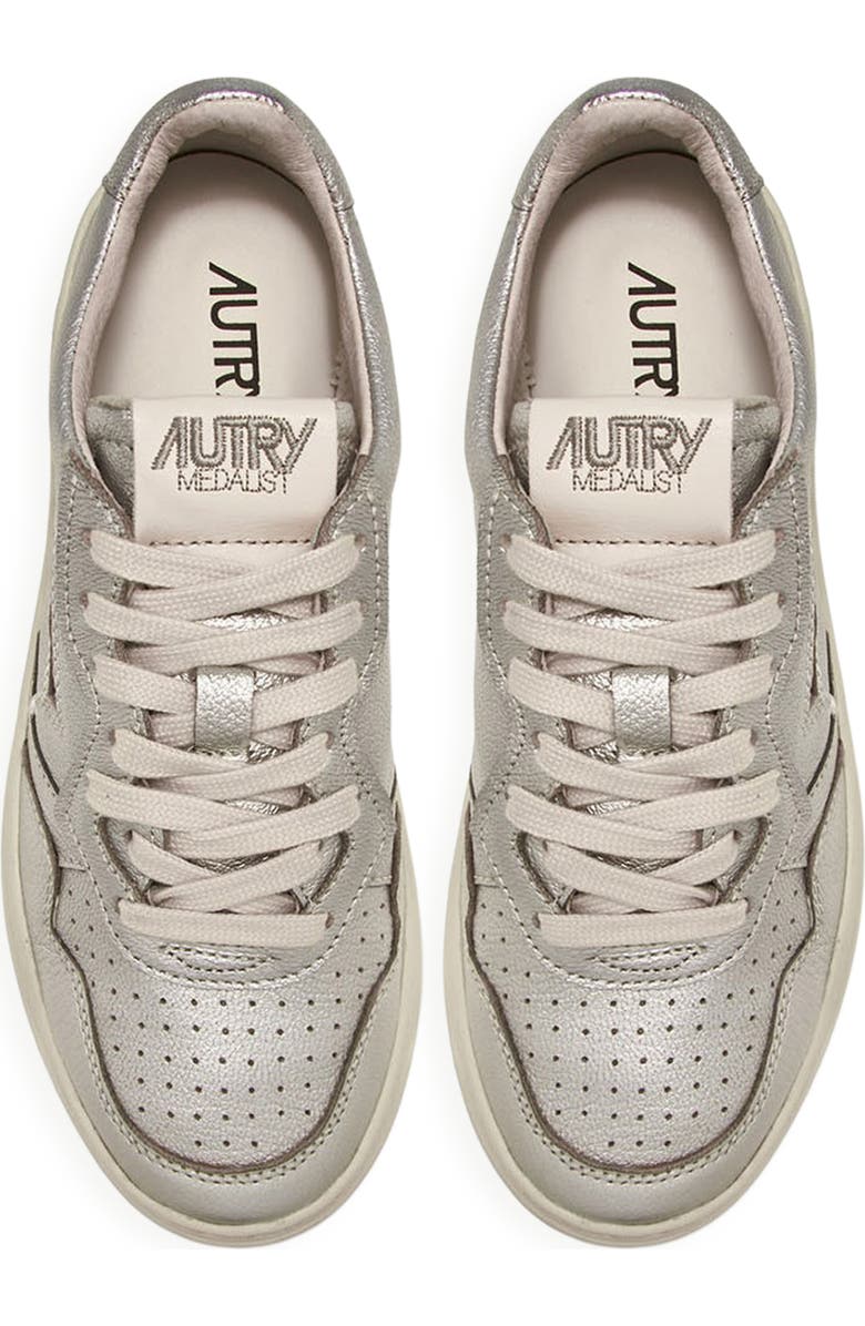 AUTRY Medalist Low Sneaker, Alternate, color, Silver