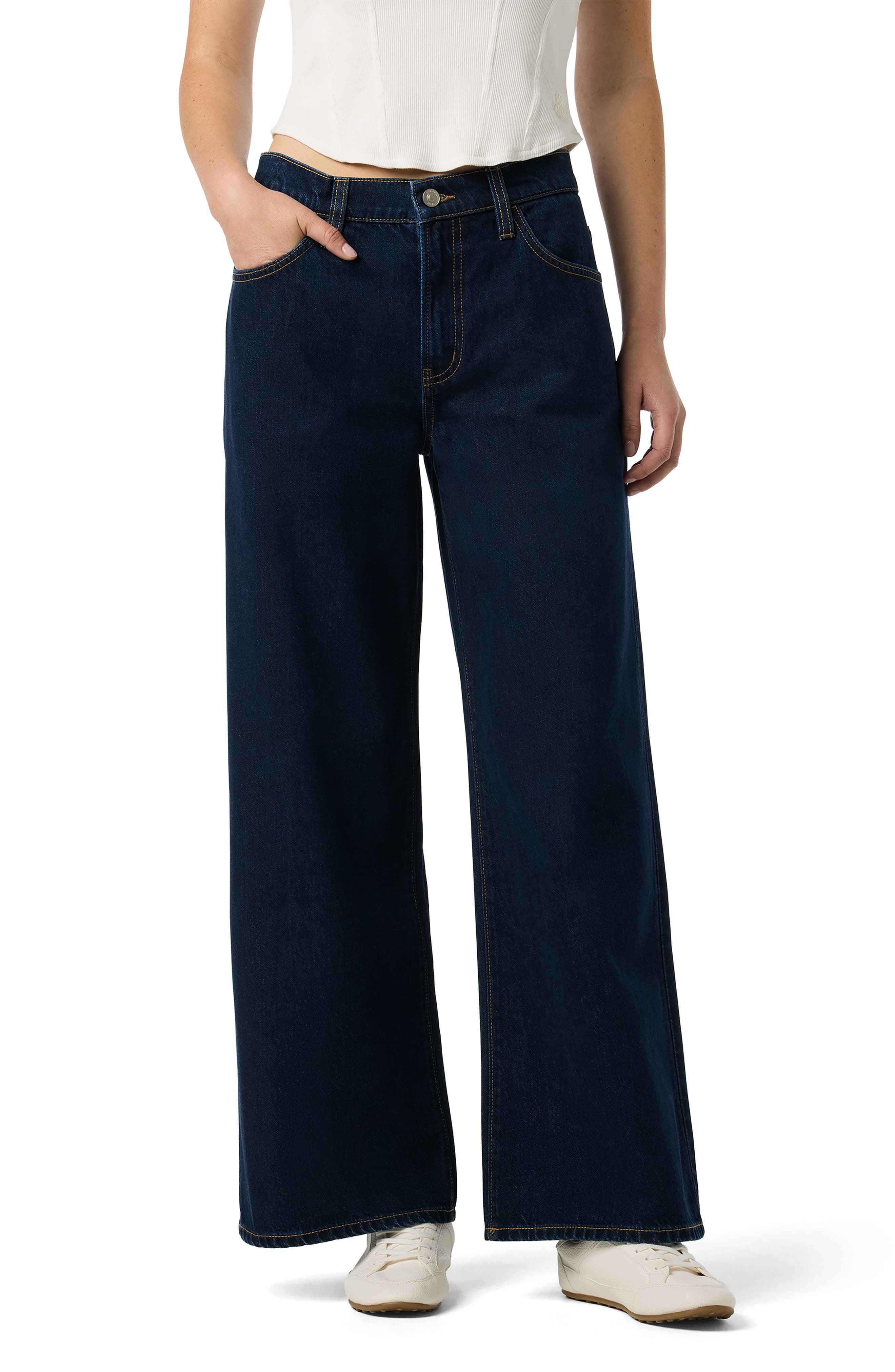 Low Rise Relaxed Jeans