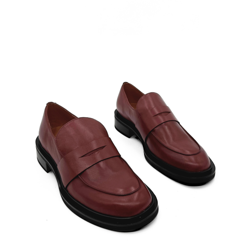 Amie Rafa Drew Chunky Leather Loafer In Burgundy
