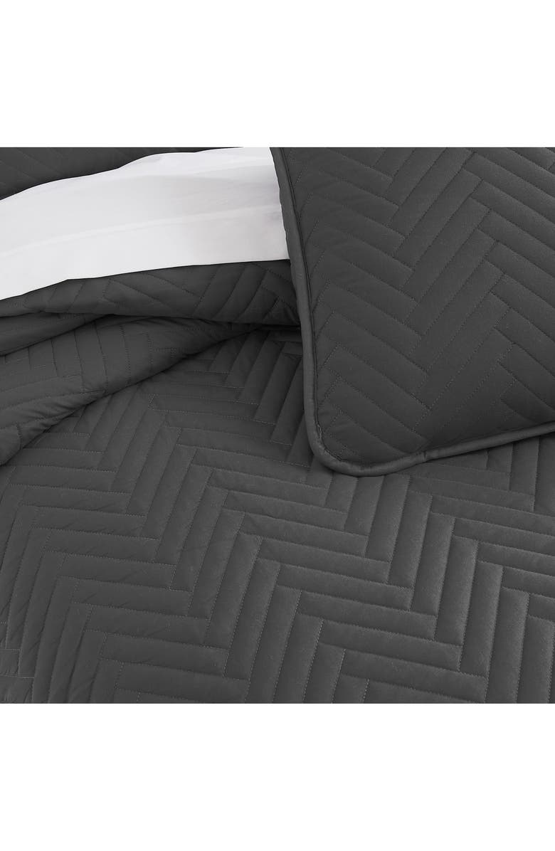 SOUTHSHORE FINE LINENS Chevron Quilt Set, Alternate, color, Slate